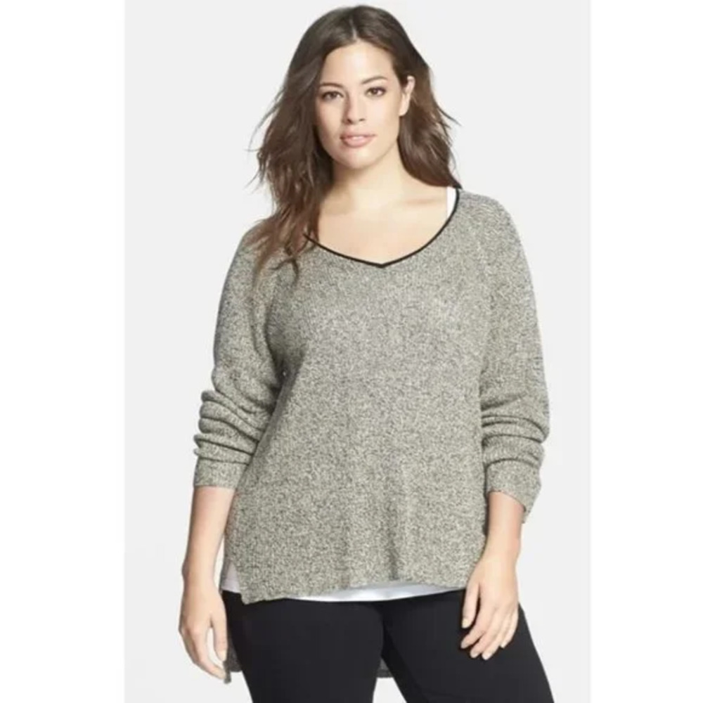 Eileen Fisher | Marled Black & White Linen & Wool V-Neck Hi-Low Raglan Sweater